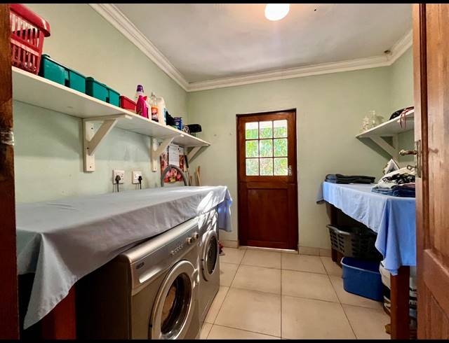 6 BEDROOM HOUSE FOR SALE IN SHORTENS COUNTRY ESTATE